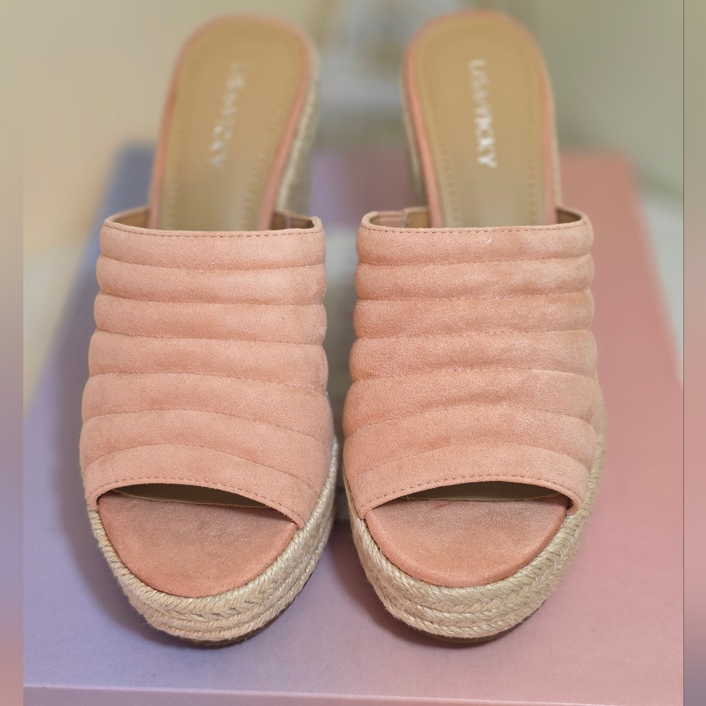Lisa Vicky Gogo-V Women's Wedge Sandals. SZ 7. NIB. HTF